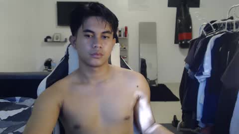 Snapshot of loverboyph04 chatting on November 26, 2025, 12:55 am loverboyph04 online show from November 26, 2025, 12:55 am