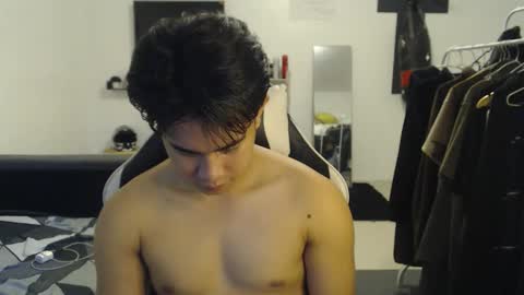 Snapshot of loverboyph04 chatting on November 27, 2025, 1:51 am loverboyph04 online show from November 27, 2025, 1:51 am