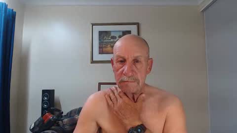 Snapshot of lovesblackazz chatting on September 26, 2025, 5:44 am Lovesblackazz online show from September 26, 2025, 5:44 am