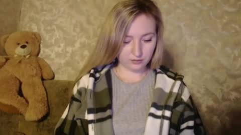 Snapshot of lovesrebecca chatting on December 4, 2024, 3:26 am LovesRebecca online show from December 4, 2024, 3:26 am