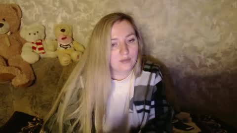 Snapshot of lovesrebecca chatting on February 24, 2025, 10:25 pm LovesRebecca online show from February 24, 2025, 10:25 pm