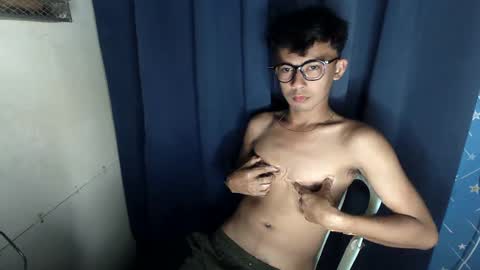 Snapshot of lovetosuckxox chatting on February 18, 2025, 12:28 pm lovetosuckxox online show from February 18, 2025, 12:28 pm