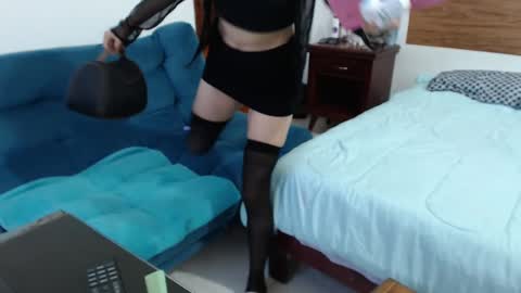 Snapshot of loveuniverse8 chatting on January 6, 2025, 12:35 pm cutelucy 3 online show from January 6, 2025, 12:35 pm