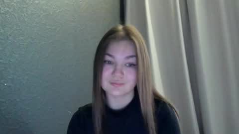 Snapshot of loviesimone chatting on October 6, 2025, 10:02 am loviesimone online show from October 6, 2025, 10:02 am