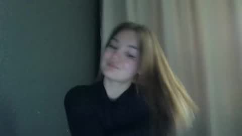 Snapshot of loviesimone chatting on October 8, 2025, 9:18 am loviesimone online show from October 8, 2025, 9:18 am