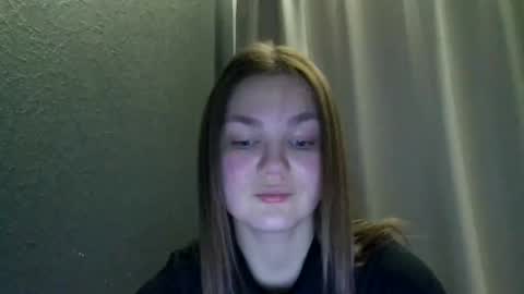 Snapshot of loviesimone chatting on November 6, 2025, 9:48 pm loviesimone online show from November 6, 2025, 9:48 pm