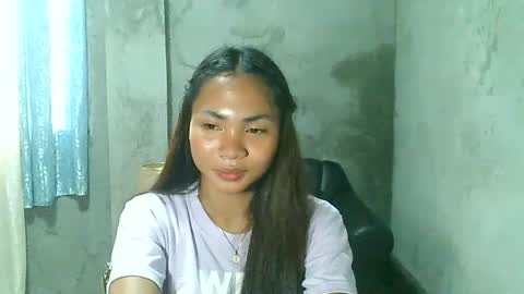 Snapshot of loving_rhean chatting on March 11, 2025, 5:27 am loving_rhean online show from March 11, 2025, 5:27 am