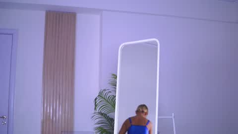 Snapshot of lovingblondie chatting on February 9, 2025, 4:46 am Nora online show from February 9, 2025, 4:46 am