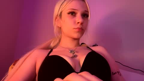 Snapshot of lsdprincess chatting on December 14, 2024, 1:28 am Princess  online show from December 14, 2024, 1:28 am