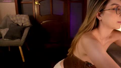 Snapshot of lua_ferch_ chatting on October 28, 2025, 1:03 pm ---Goys incredible photographs online show from October 28, 2025, 1:03 pm