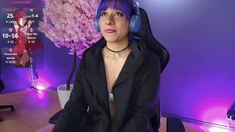 Snapshot of luaneter chatting on December 2, 2025, 12:43 pm Luan online show from December 2, 2025, 12:43 pm