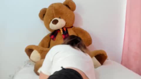 Snapshot of luara__01__lecat_1 chatting on October 24, 2025, 7:10 pm luara__01__lecat_1 online show from October 24, 2025, 7:10 pm