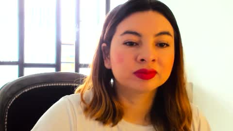 Snapshot of luara__01__lecat_1 chatting on November 23, 2025, 2:17 pm luara__01__lecat_1 online show from November 23, 2025, 2:17 pm