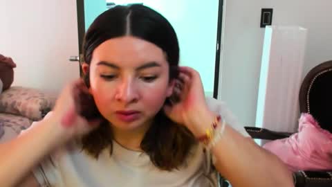 Snapshot of luara__01__lecat_1 chatting on November 28, 2025, 5:15 pm luara__01__lecat_1 online show from November 28, 2025, 5:15 pm