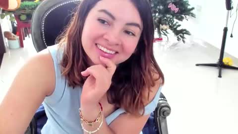 Snapshot of luara__01__lecat_1 chatting on December 2, 2025, 6:14 pm luara__01__lecat_1 online show from December 2, 2025, 6:14 pm