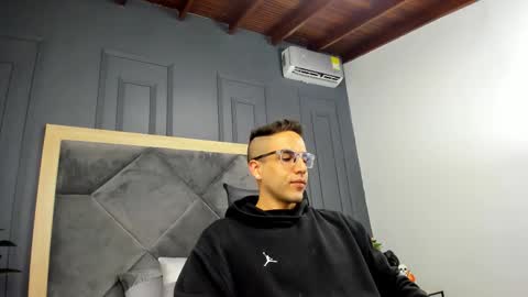 Snapshot of luca_morettii chatting on October 7, 2025, 12:24 pm luca_morettii online show from October 7, 2025, 12:24 pm