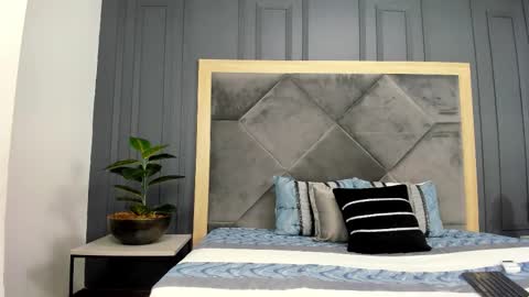 luca_morettii online show from October 25, 2025, 12:34 pm