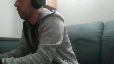 Snapshot of lucabeech88 chatting on January 8, 2025, 8:07 pm Luca online show from January 8, 2025, 8:07 pm