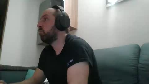 Snapshot of lucabeech88 chatting on January 24, 2025, 8:43 pm Luca online show from January 24, 2025, 8:43 pm