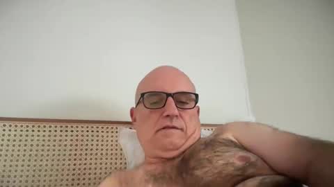 lucas10004 online show from October 13, 2025, 5:18 am