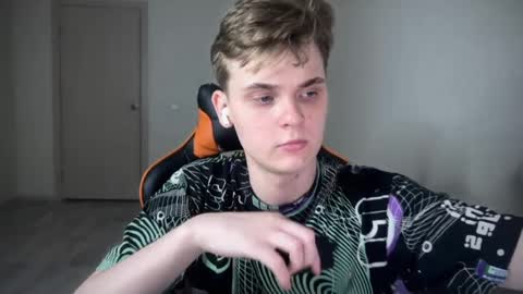 Snapshot of lucas_dany chatting on December 25, 2024, 2:13 pm Lucas Gill online show from December 25, 2024, 2:13 pm