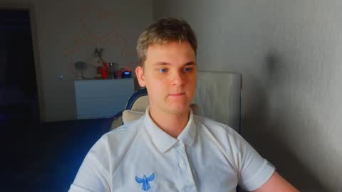 Snapshot of lucas_dany chatting on December 15, 2025, 5:23 am Lucas Gill online show from December 15, 2025, 5:23 am