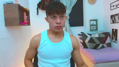 Snapshot of lucas_luxx1 chatting on September 19, 2025, 1:34 pm Lucas Luxx online show from September 19, 2025, 1:34 pm
