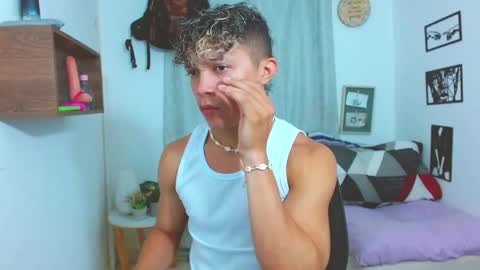 Snapshot of lucas_luxx1 chatting on October 3, 2025, 1:52 pm Lucas Luxx online show from October 3, 2025, 1:52 pm