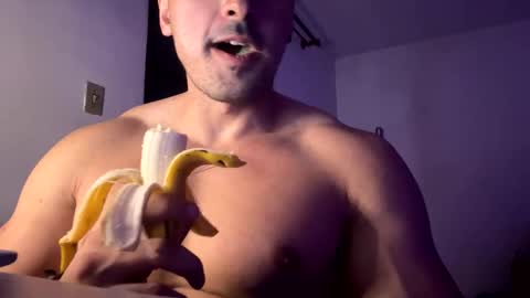 Snapshot of lucasfit24 chatting on March 4, 2025, 12:18 am lucasfit24 online show from March 4, 2025, 12:18 am