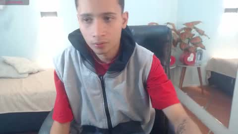 LucassSmith11 online show from November 30, 2025, 12:20 pm