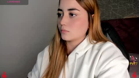 lucia star  online show from January 9, 2025, 10:52 pm