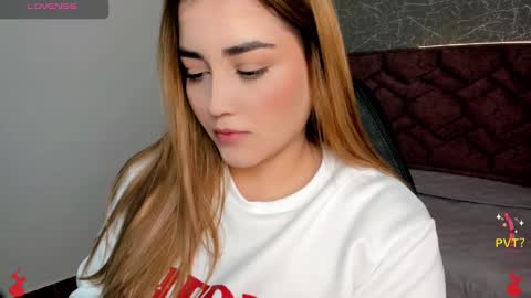 lucia star  online show from January 11, 2025, 11:45 am