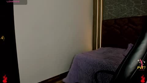 lucia star  online show from January 17, 2025, 9:17 pm