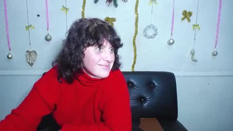 Snapshot of luciami chatting on December 27, 2024, 6:53 pm LuciaMi online show from December 27, 2024, 6:53 pm