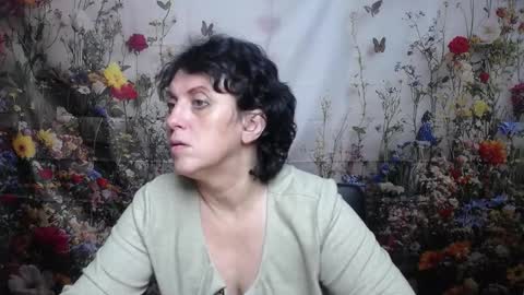 Snapshot of luciami chatting on October 7, 2025, 5:10 pm LuciaMi online show from October 7, 2025, 5:10 pm