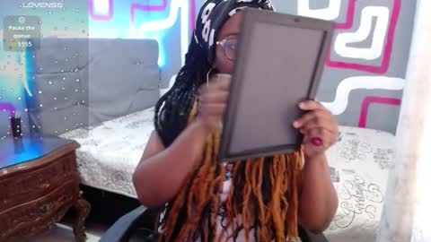 Luciana online show from November 23, 2025, 11:43 am