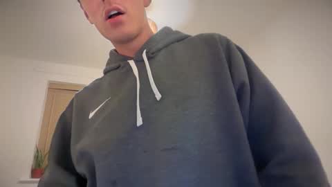 Snapshot of luciancrowe chatting on October 23, 2025, 9:46 pm Lucian online show from October 23, 2025, 9:46 pm