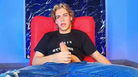 luciangrey_ online show from December 16, 2025, 4:06 am