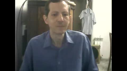 Snapshot of lucianoaxel chatting on February 5, 2025, 10:12 pm Luciano online show from February 5, 2025, 10:12 pm