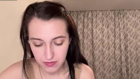 Mary online show from December 3, 2025, 6:28 pm