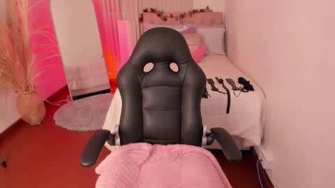     online show from November 22, 2025, 9:03 pm