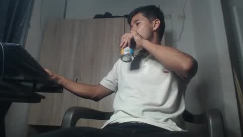 Snapshot of lucifferr_ chatting on October 1, 2025, 6:52 am leonel online show from October 1, 2025, 6:52 am