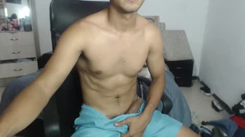 Snapshot of lucifferr_ chatting on October 18, 2025, 11:49 pm leonel online show from October 18, 2025, 11:49 pm