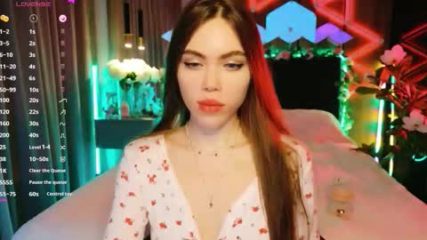 MimiFors online show from September 25, 2025, 5:38 pm