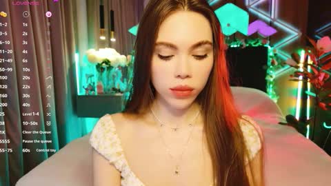 MimiFors online show from October 1, 2025, 3:29 pm