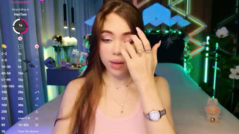 MimiFors online show from October 29, 2025, 2:41 pm