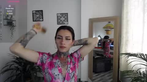 luciiana online show from February 21, 2025, 7:21 pm