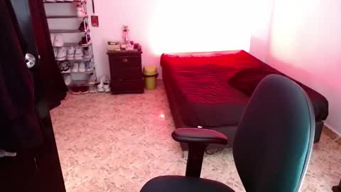 luciifer_hills online show from December 8, 2024, 7:54 pm