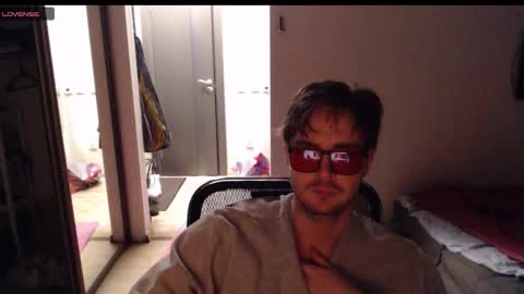 Iron Jhon online show from December 3, 2025, 6:39 pm