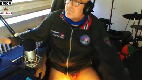 Snapshot of luckyfreak1 chatting on March 2, 2025, 9:21 am call me Stefan online show from March 2, 2025, 9:21 am